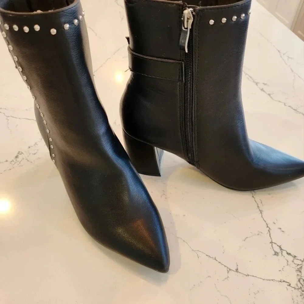 NWOT || OLIVIA + KATE || Rachel booties